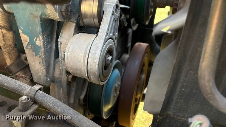 image for item EH7525 2002 International MA025 truck cab and chassis