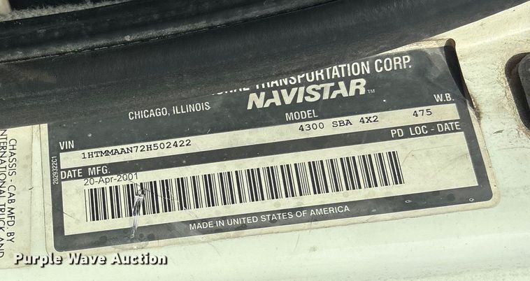 image for item EH7525 2002 International MA025 truck cab and chassis