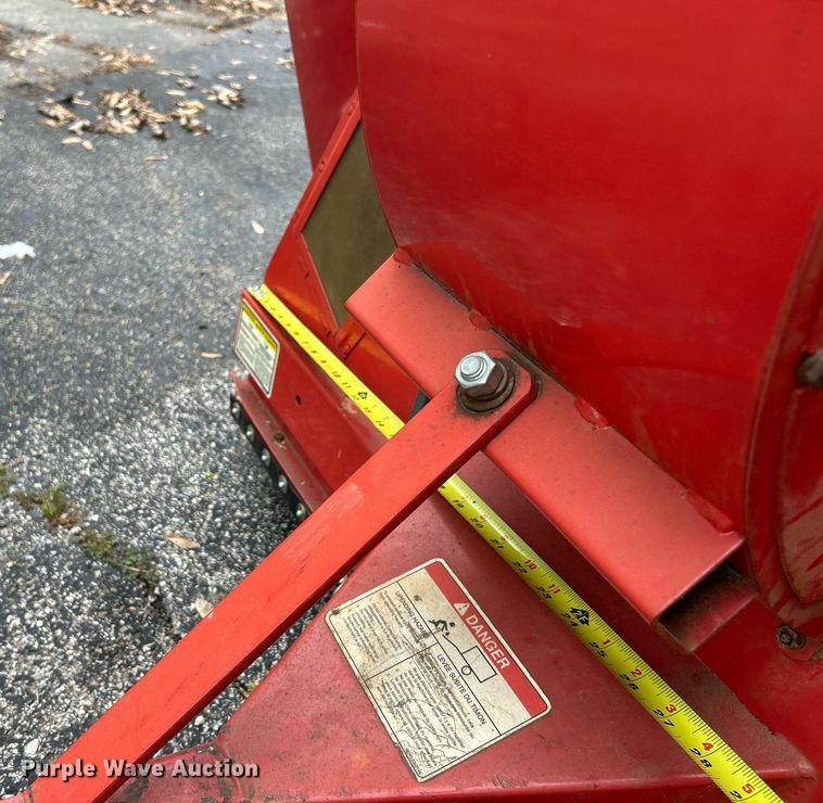 image for item EK8038 Agrimetal Collector 4420 leaf vacuum