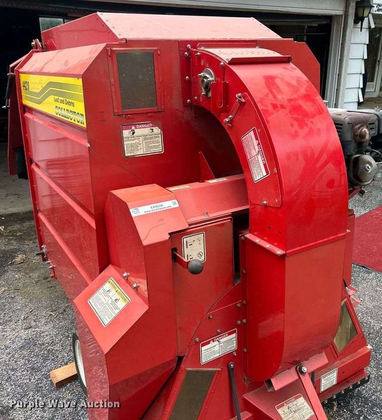 image for item EK8038 Agrimetal Collector 4420 leaf vacuum