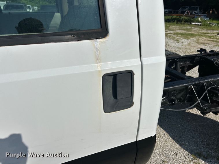 image for item EK8413 2009 Ford F550 Crew Cab truck cab and chassis