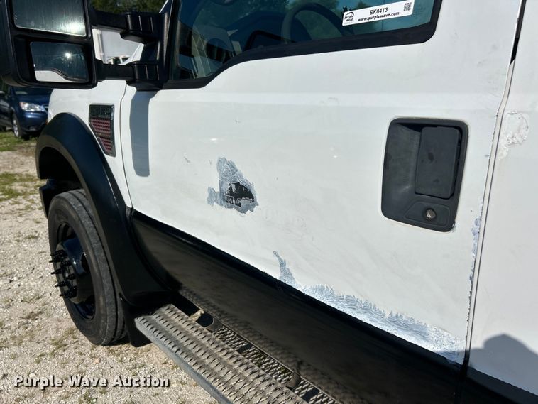 image for item EK8413 2009 Ford F550 Crew Cab truck cab and chassis