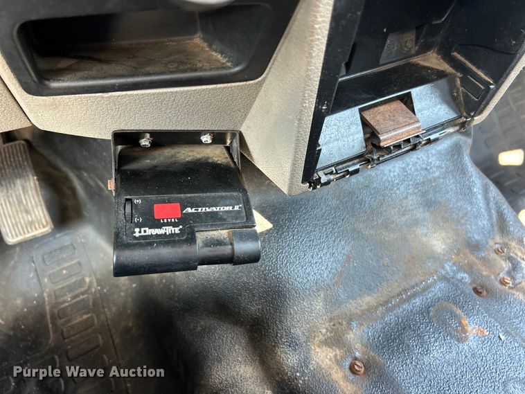 image for item EK8413 2009 Ford F550 Crew Cab truck cab and chassis