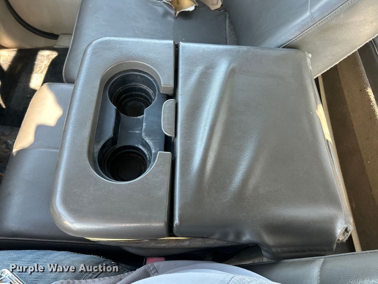 image for item EK8413 2009 Ford F550 Crew Cab truck cab and chassis