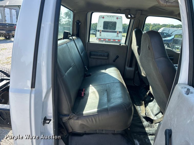 image for item EK8413 2009 Ford F550 Crew Cab truck cab and chassis