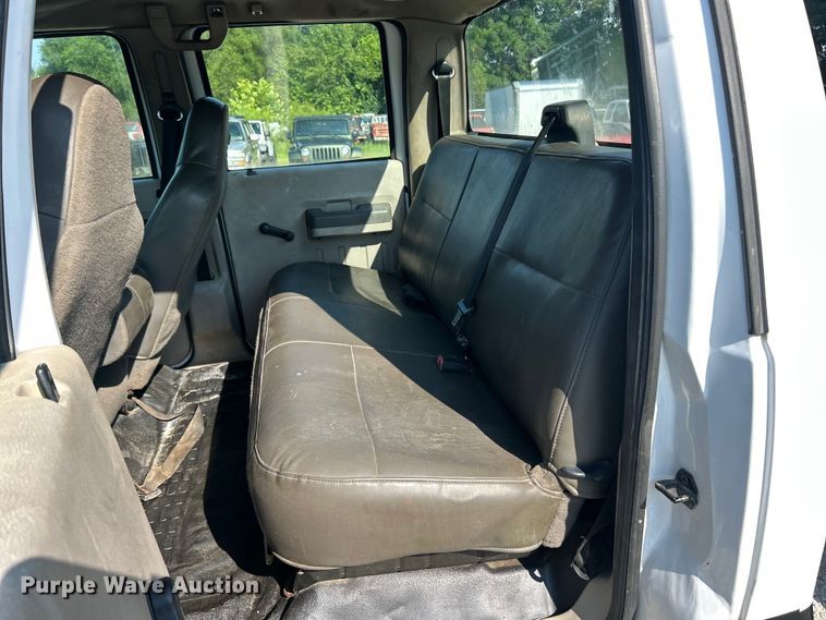 image for item EK8413 2009 Ford F550 Crew Cab truck cab and chassis