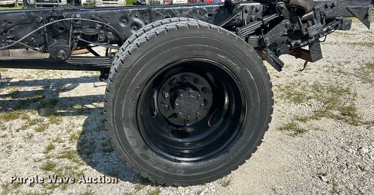 image for item EK8413 2009 Ford F550 Crew Cab truck cab and chassis