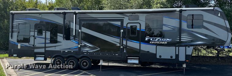 image for item EL5493 2017 Keystone Fuzion Chrome toy hauler camper