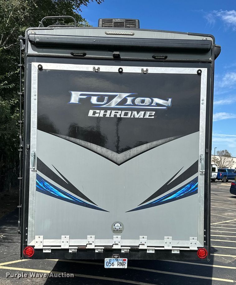 image for item EL5493 2017 Keystone Fuzion Chrome toy hauler camper