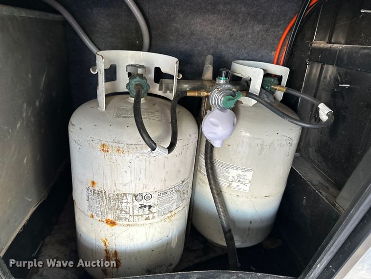 image for item EL5493 2017 Keystone Fuzion Chrome toy hauler camper