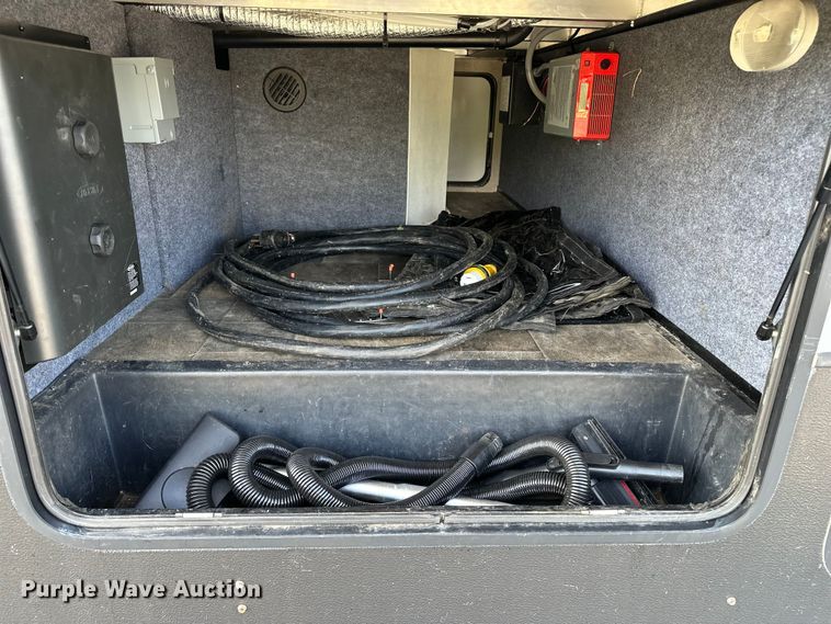 image for item EL5493 2017 Keystone Fuzion Chrome toy hauler camper