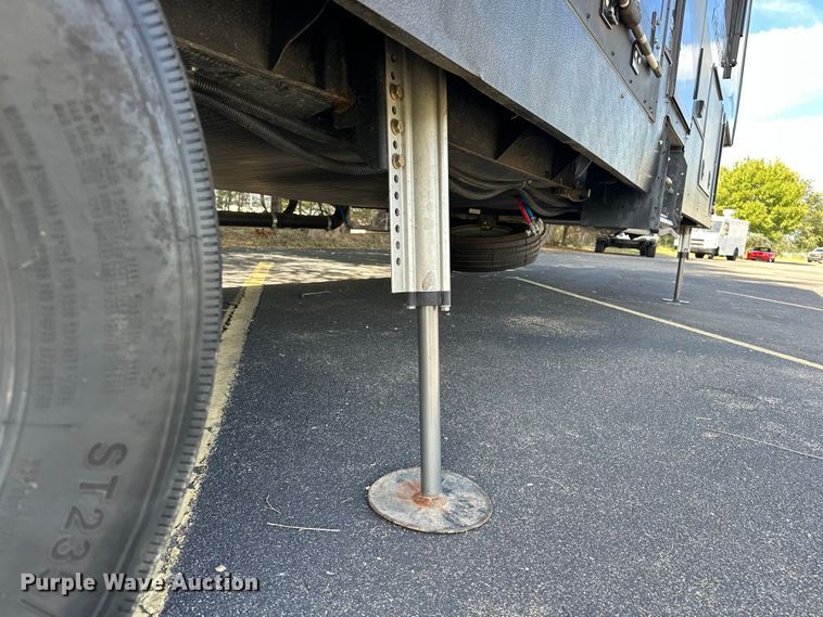 image for item EL5493 2017 Keystone Fuzion Chrome toy hauler camper