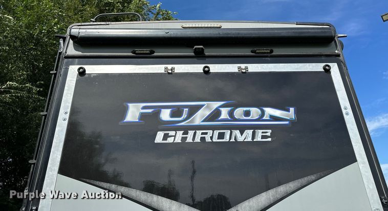 image for item EL5493 2017 Keystone Fuzion Chrome toy hauler camper