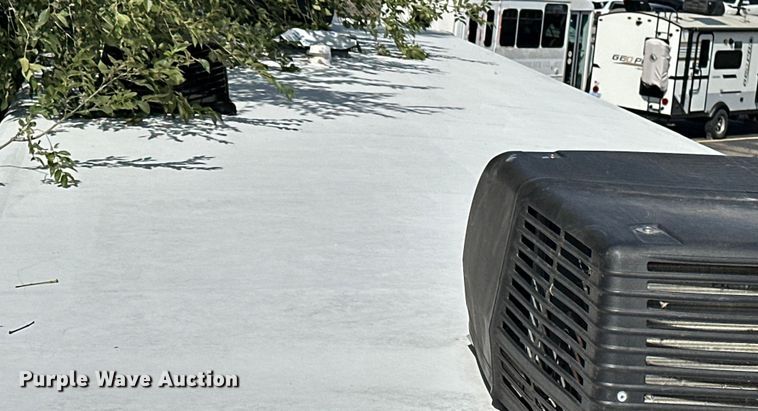 image for item EL5493 2017 Keystone Fuzion Chrome toy hauler camper