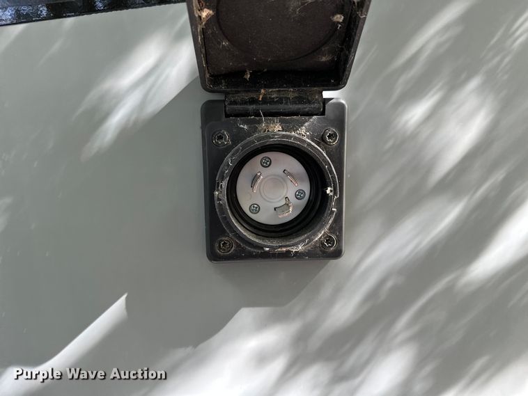 image for item EL5493 2017 Keystone Fuzion Chrome toy hauler camper