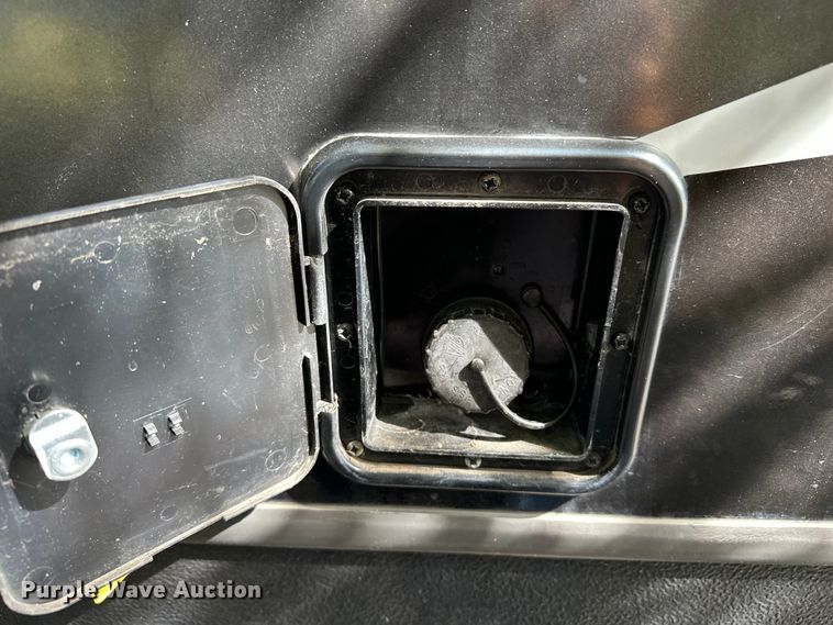 image for item EL5493 2017 Keystone Fuzion Chrome toy hauler camper