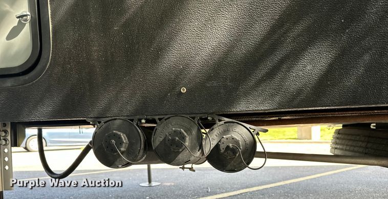 image for item EL5493 2017 Keystone Fuzion Chrome toy hauler camper