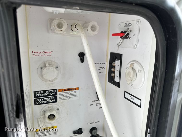 image for item EL5493 2017 Keystone Fuzion Chrome toy hauler camper