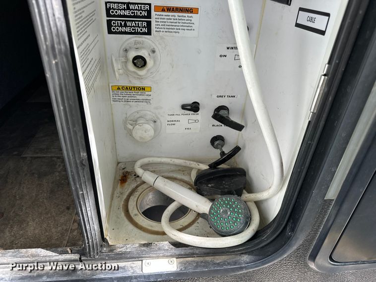 image for item EL5493 2017 Keystone Fuzion Chrome toy hauler camper