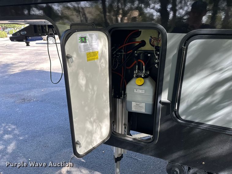 image for item EL5493 2017 Keystone Fuzion Chrome toy hauler camper