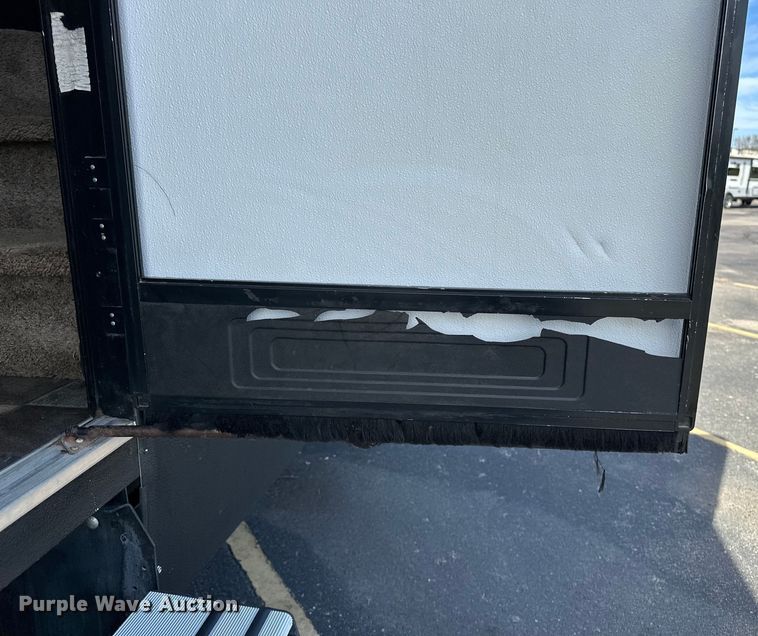 image for item EL5493 2017 Keystone Fuzion Chrome toy hauler camper