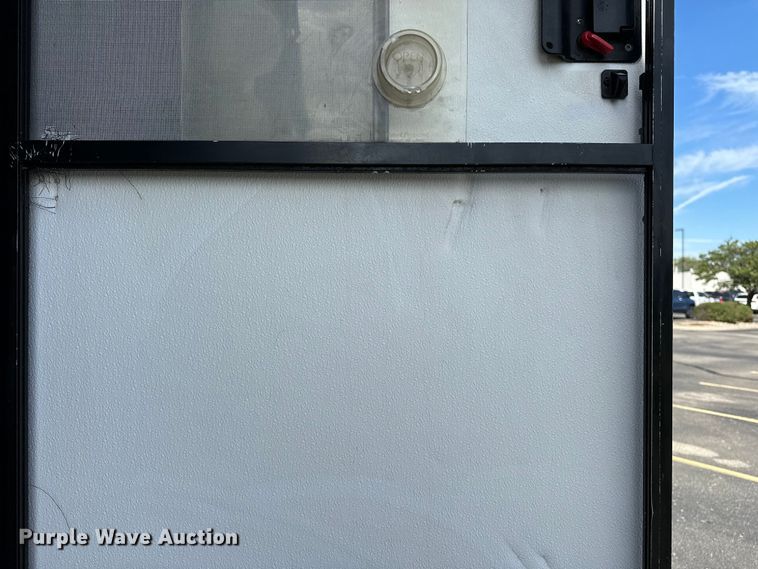 image for item EL5493 2017 Keystone Fuzion Chrome toy hauler camper