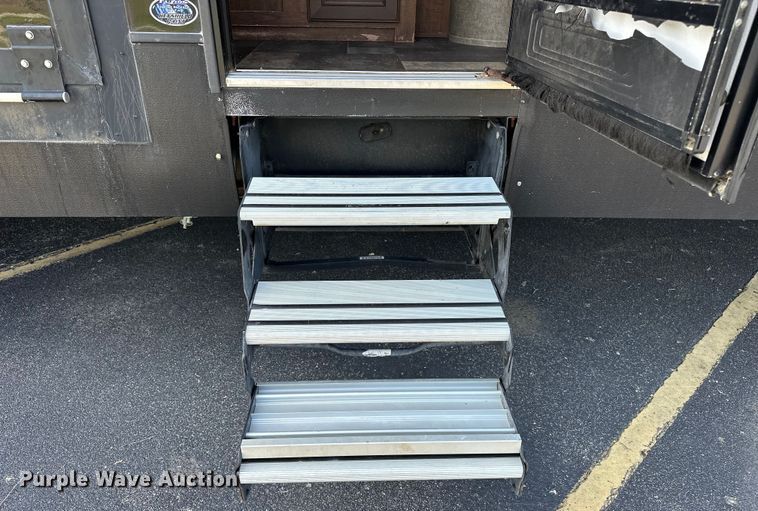 image for item EL5493 2017 Keystone Fuzion Chrome toy hauler camper