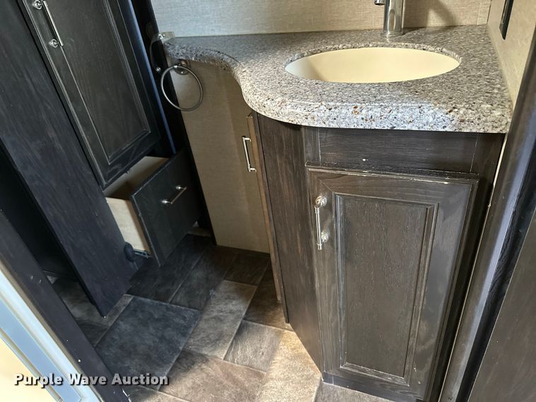 image for item EL5493 2017 Keystone Fuzion Chrome toy hauler camper