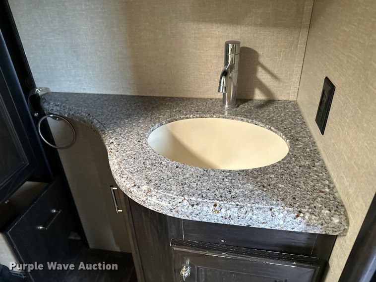 image for item EL5493 2017 Keystone Fuzion Chrome toy hauler camper