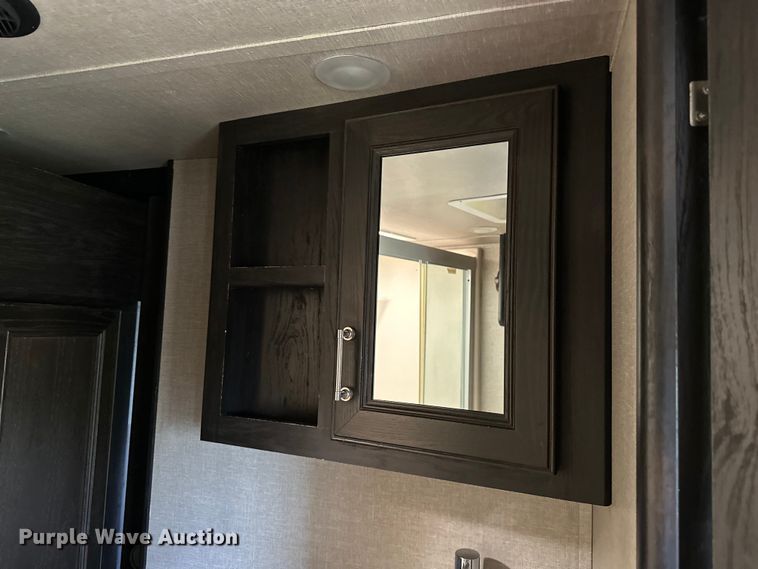 image for item EL5493 2017 Keystone Fuzion Chrome toy hauler camper