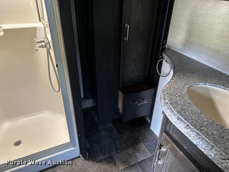 image for item EL5493 2017 Keystone Fuzion Chrome toy hauler camper