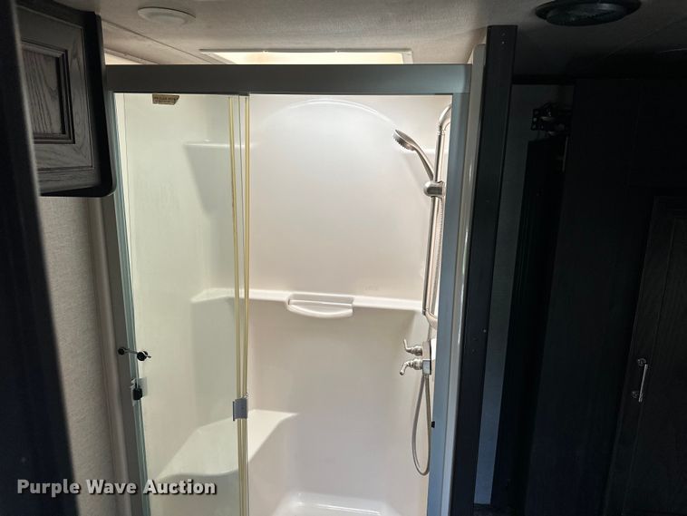 image for item EL5493 2017 Keystone Fuzion Chrome toy hauler camper