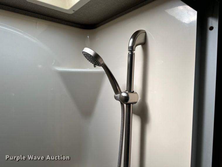 image for item EL5493 2017 Keystone Fuzion Chrome toy hauler camper