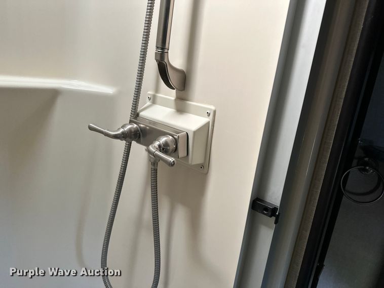 image for item EL5493 2017 Keystone Fuzion Chrome toy hauler camper