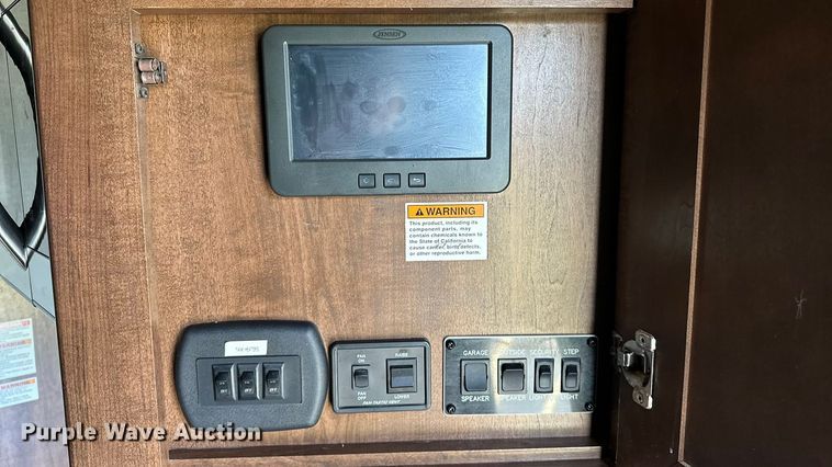 image for item EL5493 2017 Keystone Fuzion Chrome toy hauler camper