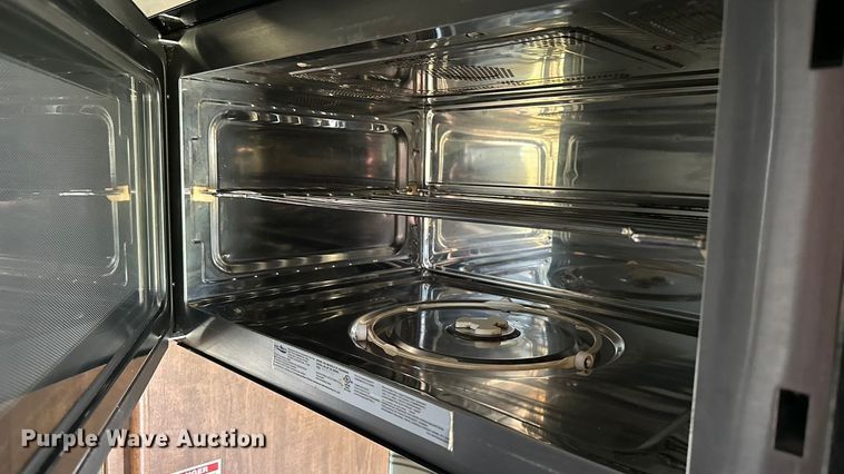 image for item EL5493 2017 Keystone Fuzion Chrome toy hauler camper