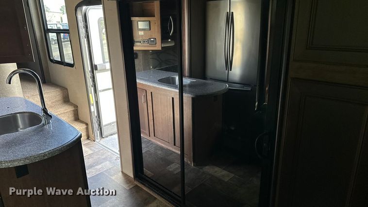 image for item EL5493 2017 Keystone Fuzion Chrome toy hauler camper