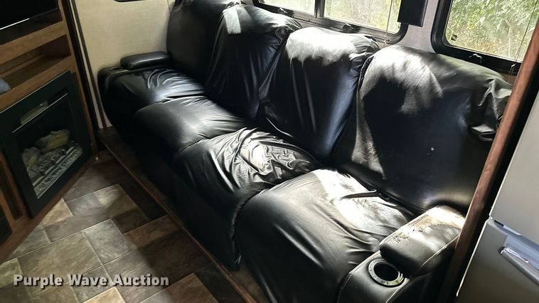 image for item EL5493 2017 Keystone Fuzion Chrome toy hauler camper