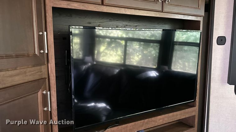 image for item EL5493 2017 Keystone Fuzion Chrome toy hauler camper