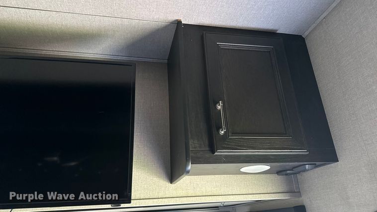 image for item EL5493 2017 Keystone Fuzion Chrome toy hauler camper