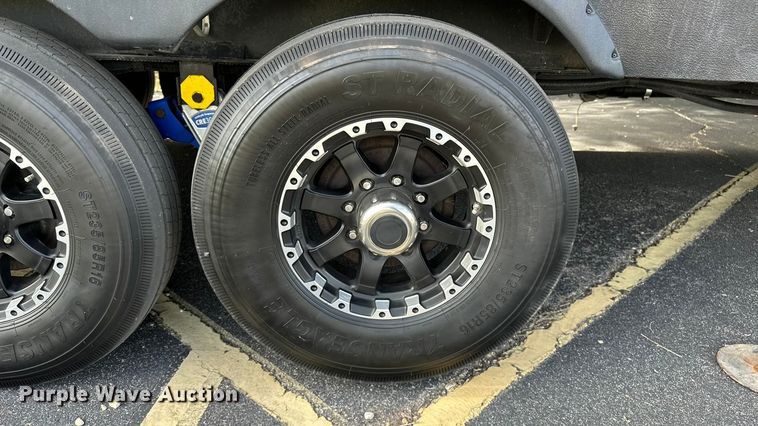 image for item EL5493 2017 Keystone Fuzion Chrome toy hauler camper