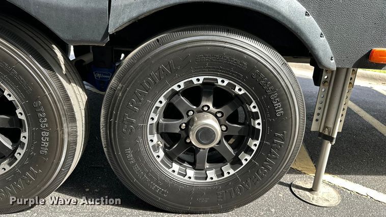 image for item EL5493 2017 Keystone Fuzion Chrome toy hauler camper