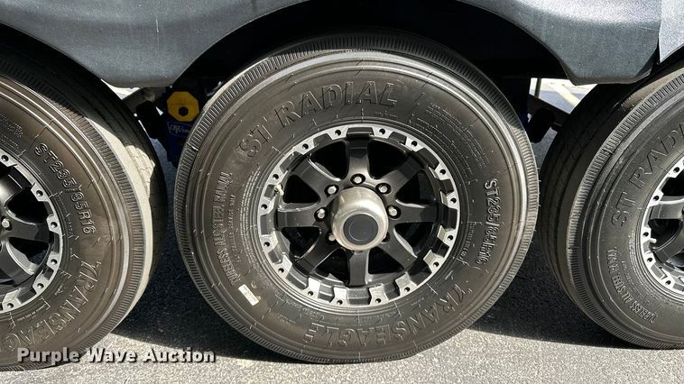 image for item EL5493 2017 Keystone Fuzion Chrome toy hauler camper