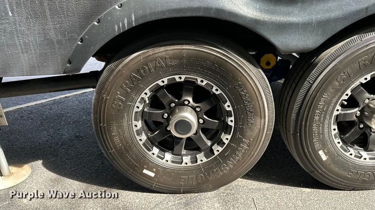 image for item EL5493 2017 Keystone Fuzion Chrome toy hauler camper