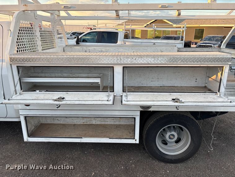 image for item EL6101 2017 Chevrolet Silverado 3500HD utility bed pickup truck