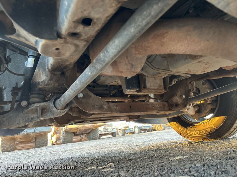 image for item EL6101 2017 Chevrolet Silverado 3500HD utility bed pickup truck