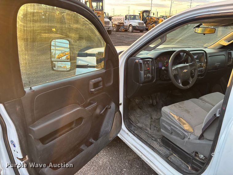 image for item EL6101 2017 Chevrolet Silverado 3500HD utility bed pickup truck