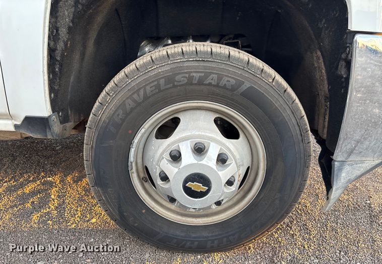 image for item EL6101 2017 Chevrolet Silverado 3500HD utility bed pickup truck