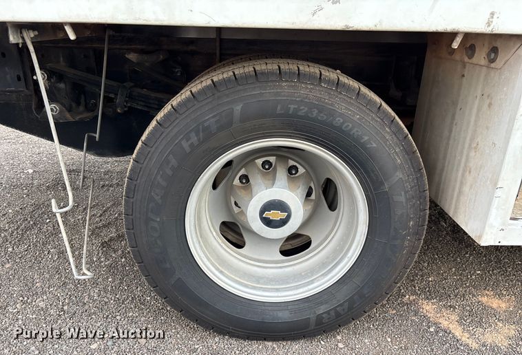 image for item EL6101 2017 Chevrolet Silverado 3500HD utility bed pickup truck