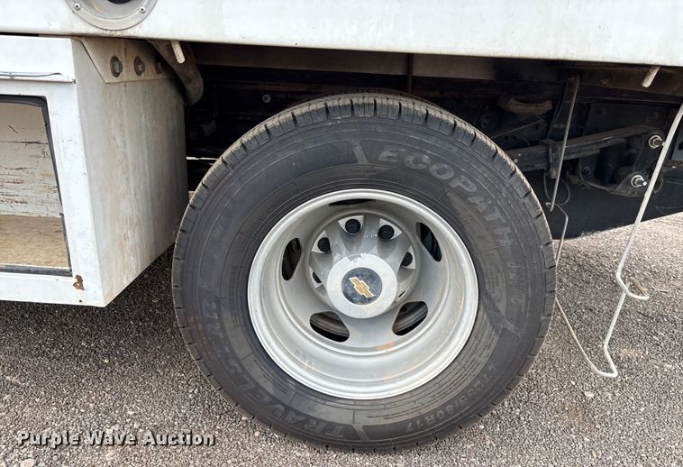 image for item EL6101 2017 Chevrolet Silverado 3500HD utility bed pickup truck